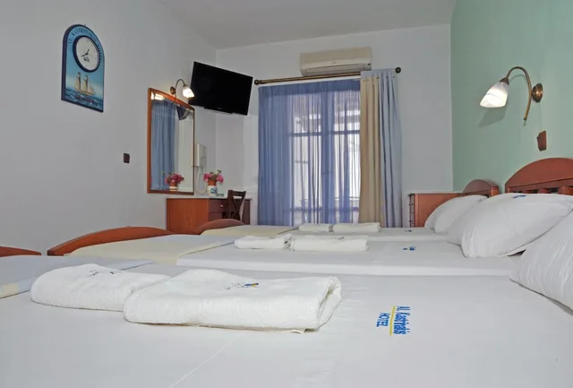 Comfort, Triple, 1 King and 1 Single Beds, Valley View، ALK Hotel 6/8