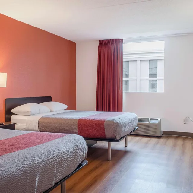 غرفة رباعية، Motel6 Brockton, MA 1/7