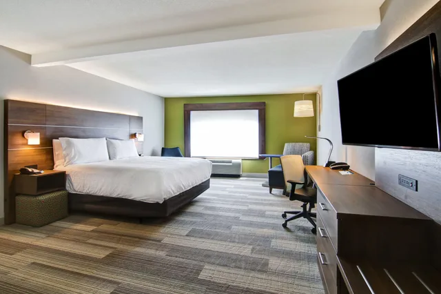 غرفة بسرير كينج لذوي الإعاقة، Holiday Inn Express Hotel & Suites Toronto Markham 2/3