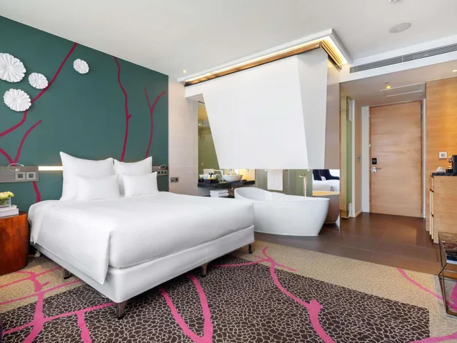 غرفة تنفيذية تنفيذية بسرير كينج مع دخول الصالة، Pullman Saigon Centre 3/5