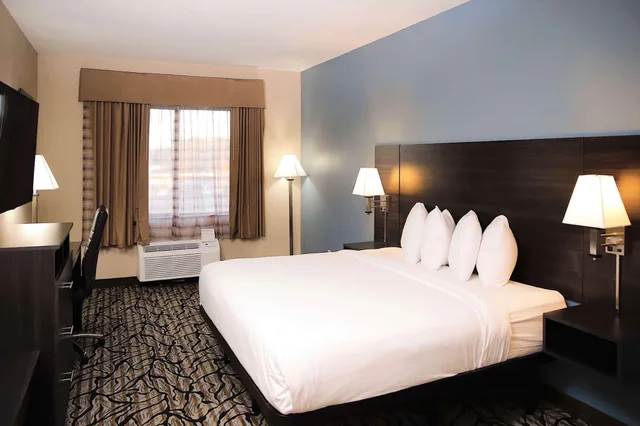 غرفة بزنس بسرير كينج، Baymont By Wyndham Jackson/Ridgeland 4/10