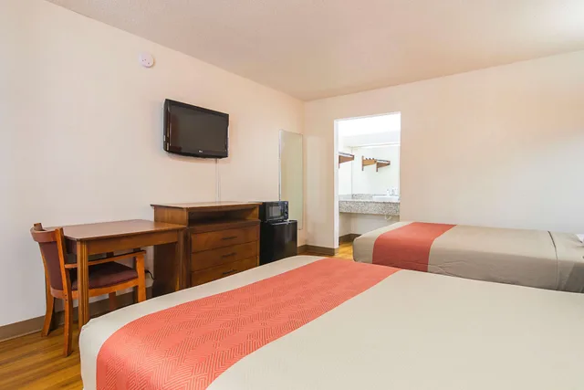 غرفة قياسية بسريرين مزدوجين لذوي الإعاقة، Motel6 Conyers, GA 2/9