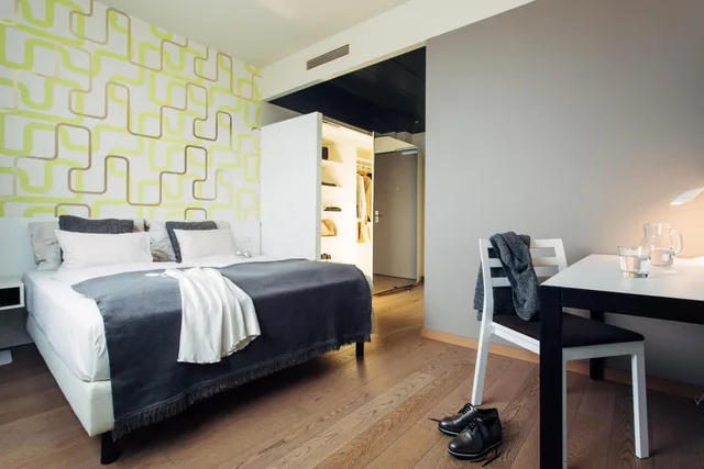 شقة بسرير كينج بغرفة نوم واحدة مع أريكة، Harrys Home Hotel Munchen 4/6