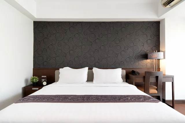 غرفة ديلوكس بسرير كينج وسرير كوين، Lily Hotel Bangkok 1/1