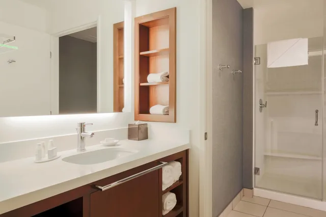 جناح بسرير كينج بغرفة نوم واحدة مع أريكة، Residence Inn By Marriott San Jose Airport 2/3