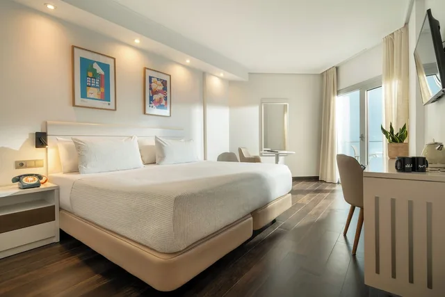 Innside, Twin Beds, King Bed, Harbour View, Sofa، Innside By Melia Alicante Porta Maris 2/10