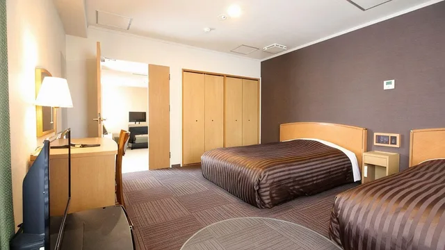 غرفة متصلة ديلوكس بسريرين منفصلين بإطلالة على المدينة للمدخنين، Fukuoka Arty Inn 1/1