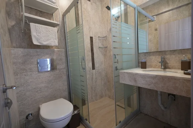غرفة قياسية بسريرين منفصلين، Manuela Hotel 7/9