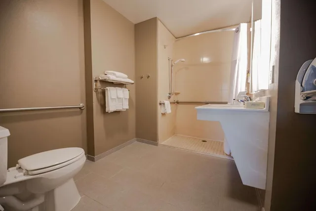 جناح بسرير كوين بغرفة نوم واحدة لذوي الإعاقة، Sonesta Es Suites Baton Rouge University At Southgate 5/6