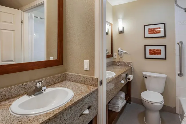 غرفة قياسية بسريرين كوين، Comfort Inn & Suites Ventura Beach 9/9