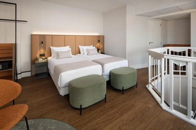 Junior Suite, Double Bed, Nh City Centre Amsterdam 3/5