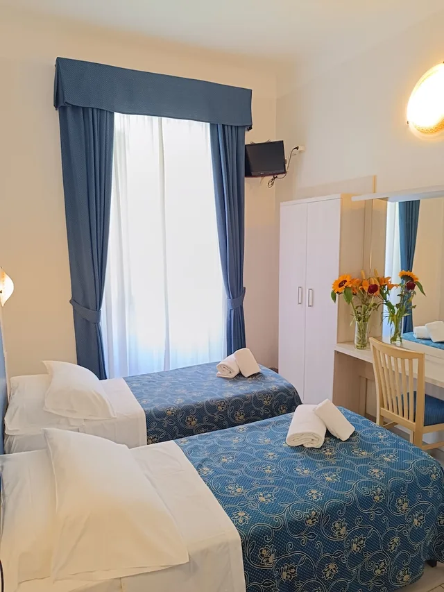 Superior, Twin Beds, Marechiaro 6/7