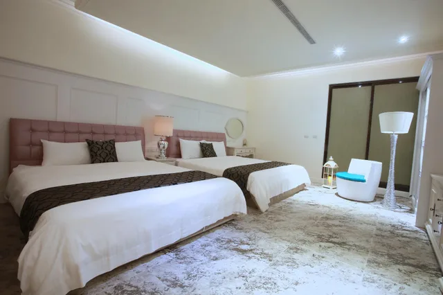 Deluxe, Family, 2 King Beds, Green Life Spa 1/2