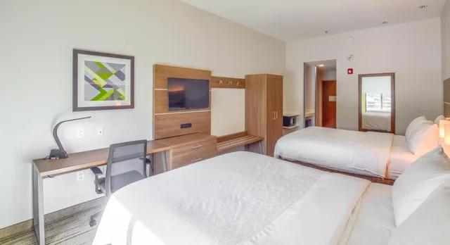 غرفة تنفيذية بسريرين كوين، Holiday Inn Express Hotel And Suites Gulf Shores 3/5