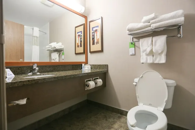 جناح بسرير كينج، Days Inn Calgary Airport 9/10