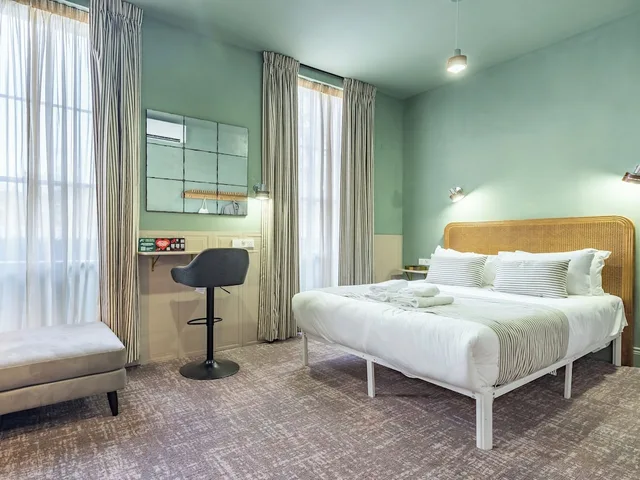 بنتهاوس بسرير كينج بإطلالة على الحديقة، The Rokxy Townhouse - Kings Cross 2/10