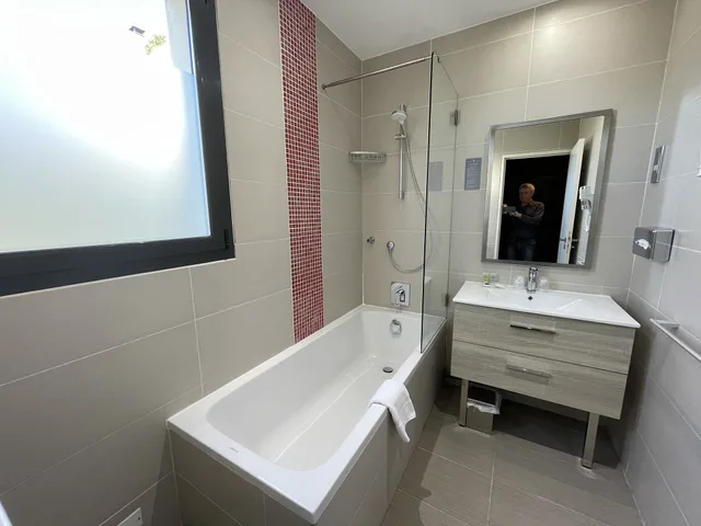 Standard, Twin Beds, BAPTISTIN 3/3