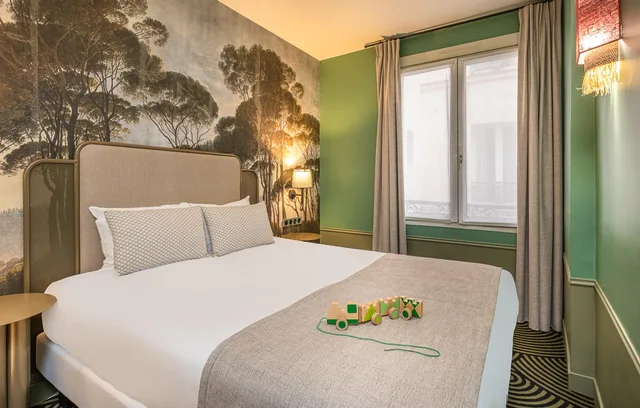غرفة رباعية بسرير كوين وسريرين منفصلين، Avalon Hotel Paris Gare Du Nord 1/1