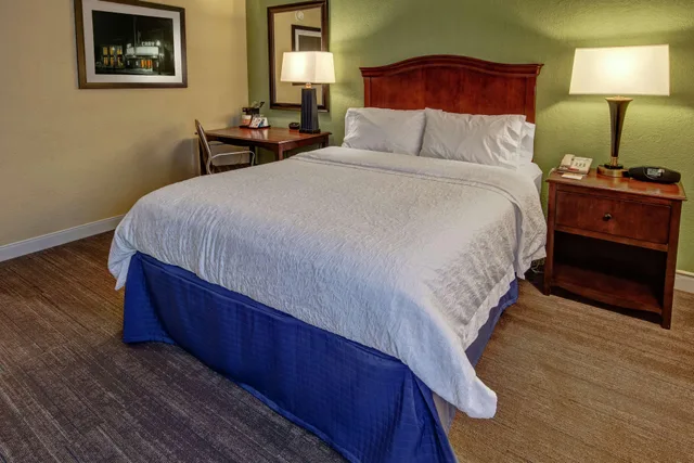 غرفة بسرير مزدوج لذوي الإعاقة، Hampton Inn Raleigh/Cary 2/5
