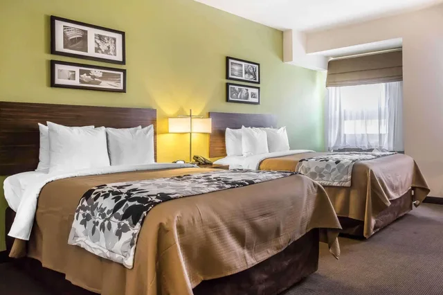 Room, Quadruple, 2 Queen Beds, Sleep Inn Philadelphia Center City 2/2
