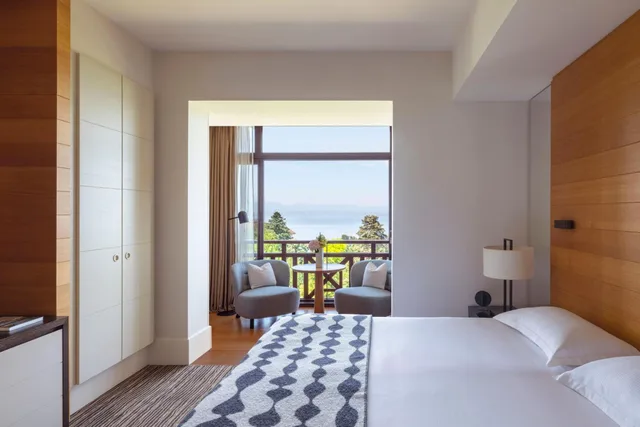 غرفة ديلوكس بإطلالة على البحيرة، Hotel Ermitage Evian Resort 2/7