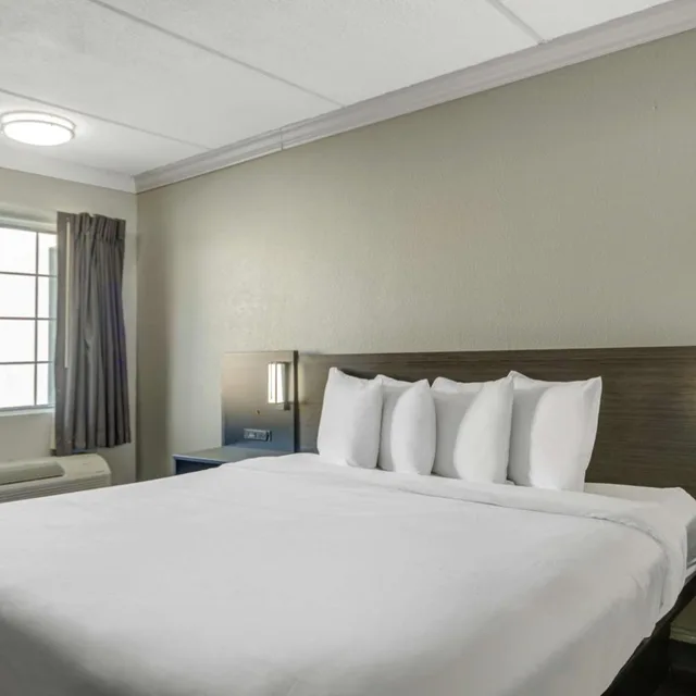 غرفة بسرير كينج لذوي الإعاقة، Motel6 San Antonio, TX – I-35 North Corridor 3/10