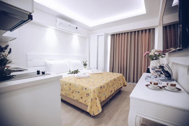 Studio, Balcony, Princess Kinli Suites Hotel 4/9