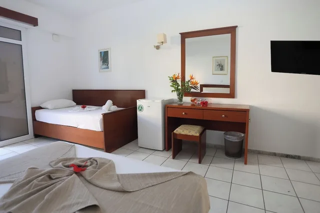 غرفة اقتصادية بسرير كوين وسريرين منفصلين بإطلالة على الحديقة، Maravel Star Art Hotel 9/10