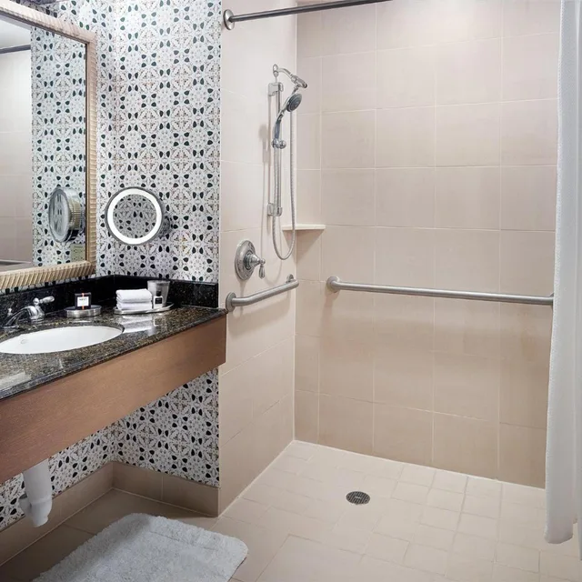 غرفة ديلوكس تنفيذية لذوي الإعاقة، Omni Orlando Resort At Championsgate 2/2