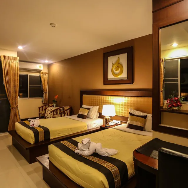 غرفة قياسية بسريرين منفصلين بإطلالة على النهر، Madina Hotel 3/6