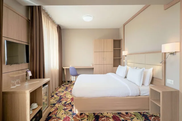 غرفة قياسية بسرير كينج، Hotel Imperial Plovdiv, a member of Radisson Individuals 7/9