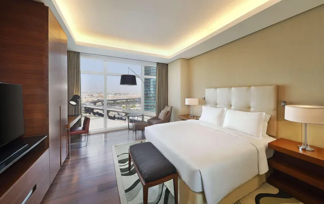 شقة بسرير كينج بغرفتي نوم، فندق هيلتون الرياض والشقق الفندقيه(Hilton Riyadh Hotel & Residences) 1/2