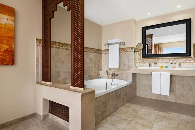 3 Bedrooms, Plus, Premium, Suite, 1 Queen and 1 Single Bed, Sea View, Hot Tub، Wyndham Grand Costa del Sol 8/9
