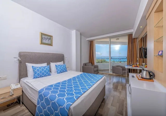 غرفة ثلاثية بإطلالة على البحر في المبنى الرئيسي، Amara Comfort Resort 1/2
