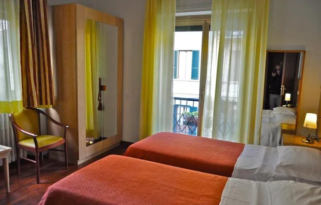 غرفة بسريرين منفصلين، Hotel Dover 1/2