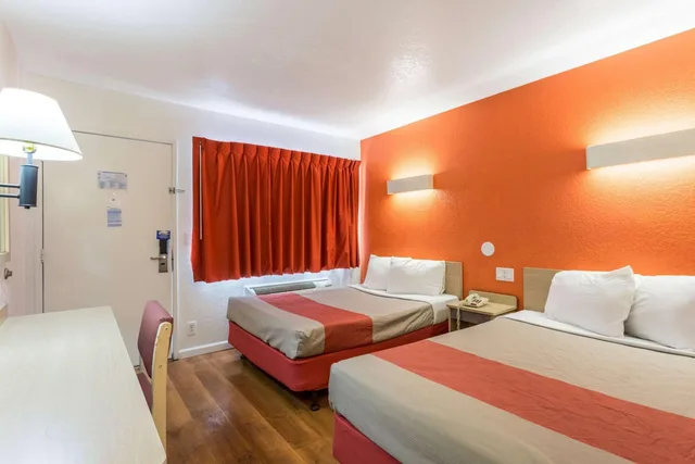 غرفة رباعية للمدخنين، Motel6 Albuquerque, NM - Northeast 3/8