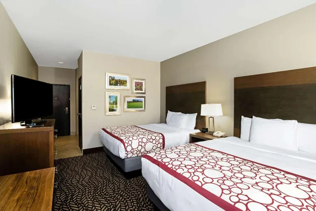Executive, 2 Queen Beds, La Quinta Inn And Suites By Wyndham Tuscaloosa University 2/10