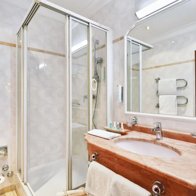 غرفة كلاسيكية بسرير مزدوج بشرفة، Das Alpenhaus Gasteinertal Hotel Formerly Grand Park Hotel 5/5
