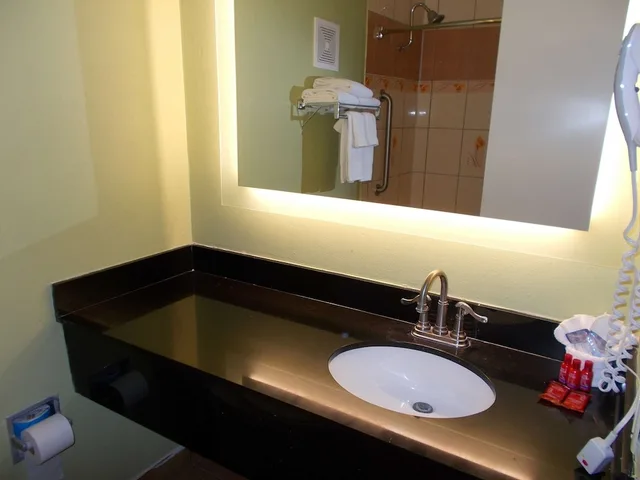 غرفة قياسية بسريرين كوين، SureStay Plus Hotel by Best Western St Marys Cumberland 2/3