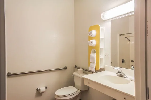جناح ديلوكس بسرير كينج، Motel6 New Braunfels, TX 9/10