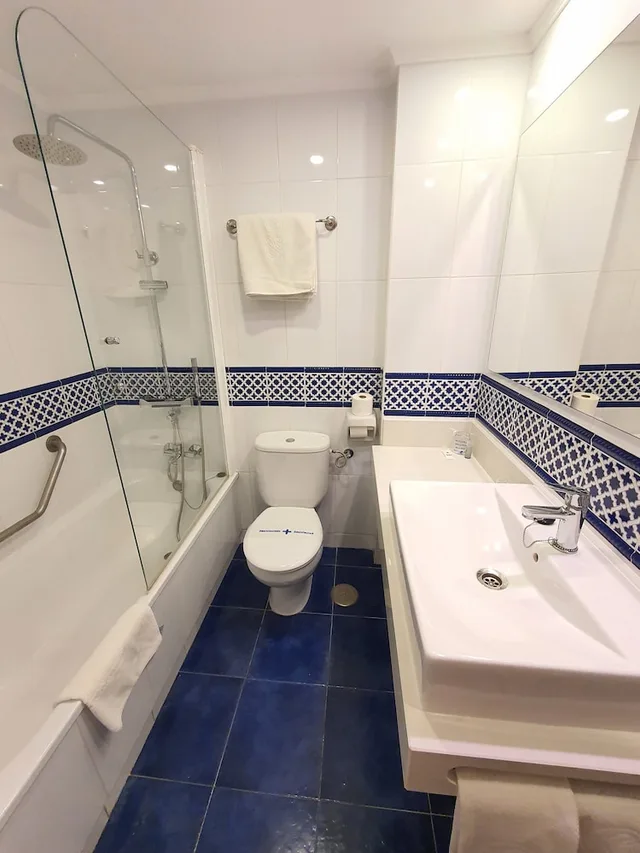 غرفة قياسية ثلاثية، La Barracuda Hotel 9/10