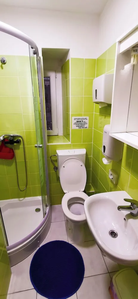 شقة بأربعة أسرّة بغرفتي نوم بحمام خاص، Croparadise Hostel 4/5