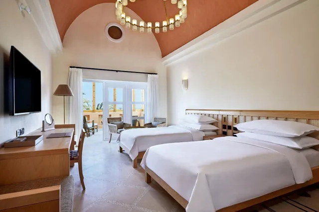 Guest Room, Deluxe, Twin Beds, Beach Front، Sheraton Miramar Resort El Gouna 4/9
