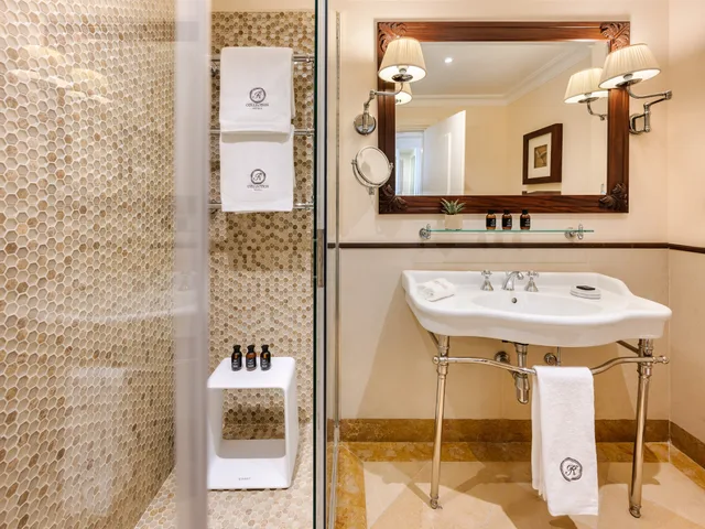 Room, Double Bed, Lateral Side Sea View، Grand Hotel Bristol Resort and Spa 4/4