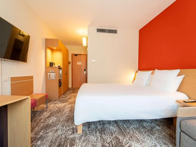 Superior, Double Bed, Sofa, Novotel Roma Est 10/10