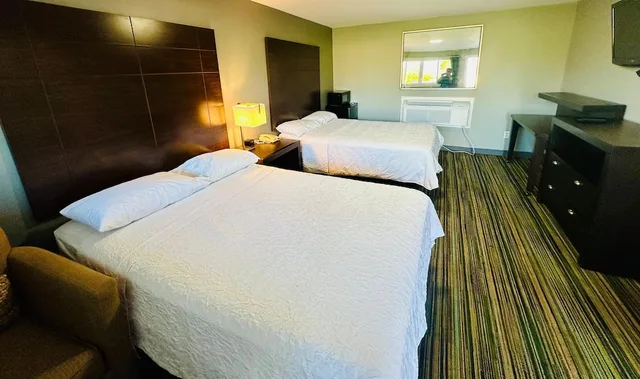Room, 2 Double Beds, Catalina Airport Motel 7/10