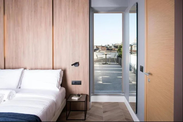 غرفة مزدوجة بشرفة، B&B Hotel Milano City Center Duomo 1/2