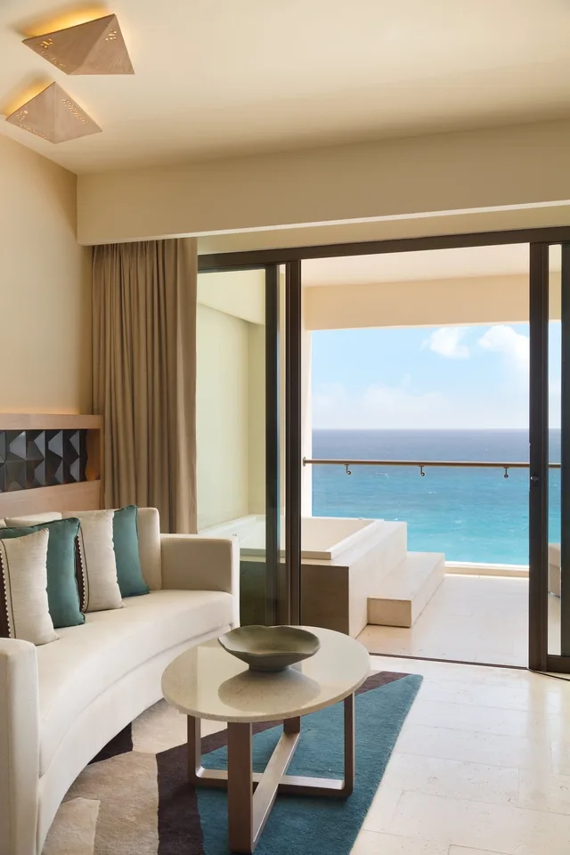 Master, Turquoize, King Bed, Ocean Front، Turquoize at Hyatt Ziva Cancun Adults Only 3/4