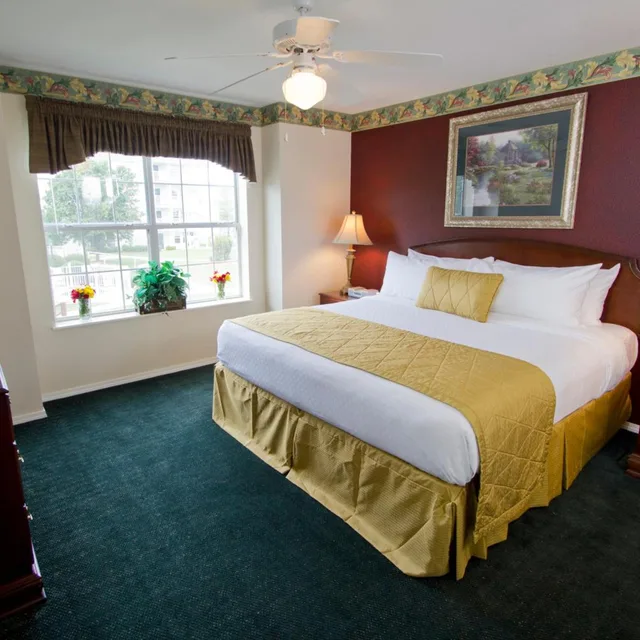 جناح بسرير كينج بغرفة نوم واحدة، The Suites At Fall Creek 1/3