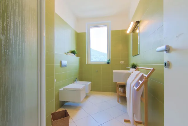 2 Bedrooms, Superior, Apartment, Double and Twin Beds, Lake Side, Lake View, Golfo Gabella 6/8
